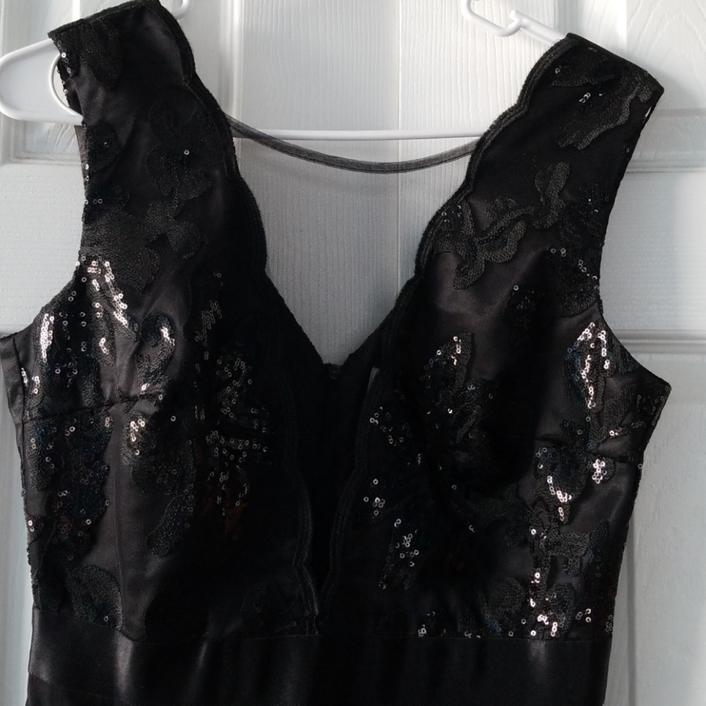 PERFECT LBD - Picture 3 of 4